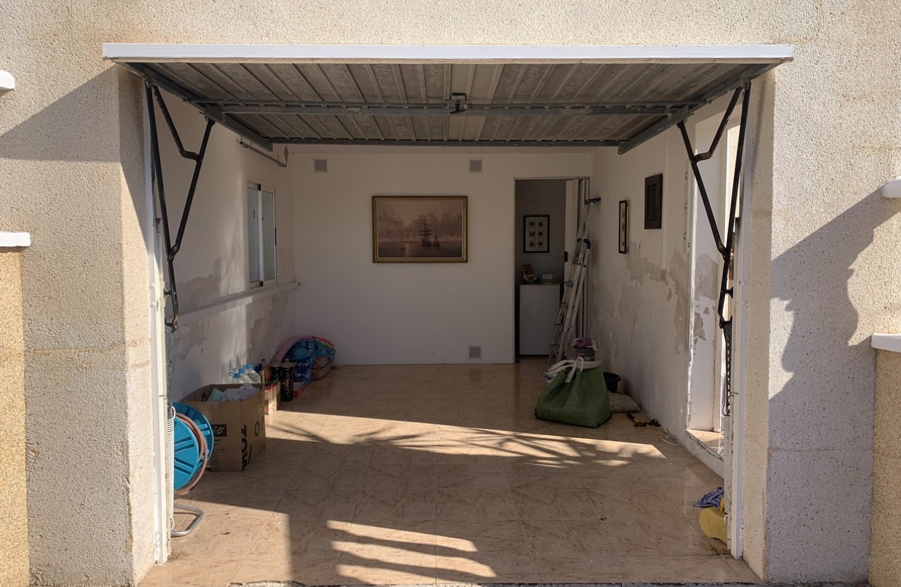 Odsprzedaż - Detached Villa - Orihuela Costa - Villamartín