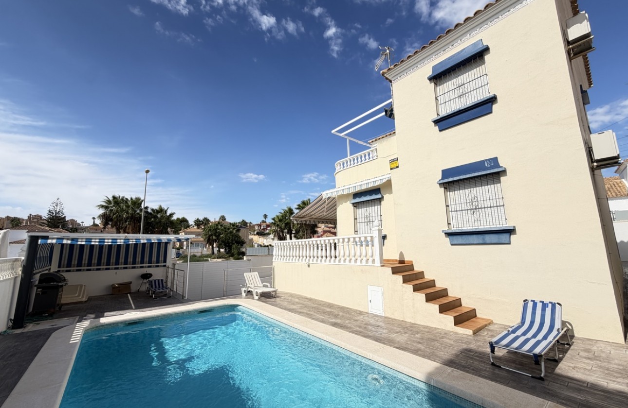 Odsprzedaż - Detached Villa - Orihuela Costa - Villamartín