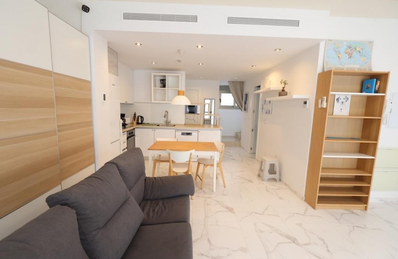 Odsprzedaż - Detached Villa - Orihuela Costa - Villamartín