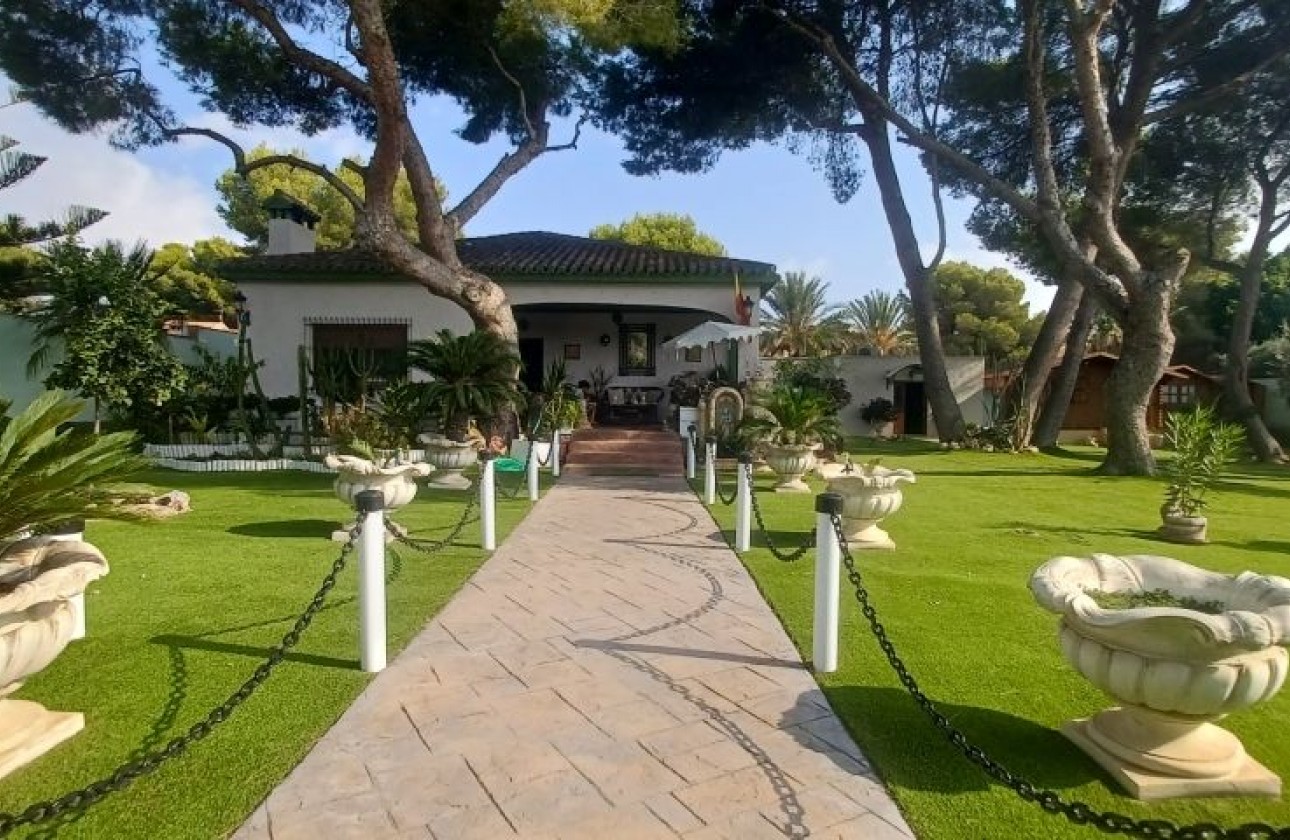 Odsprzedaż - Detached Villa - Orihuela Costa