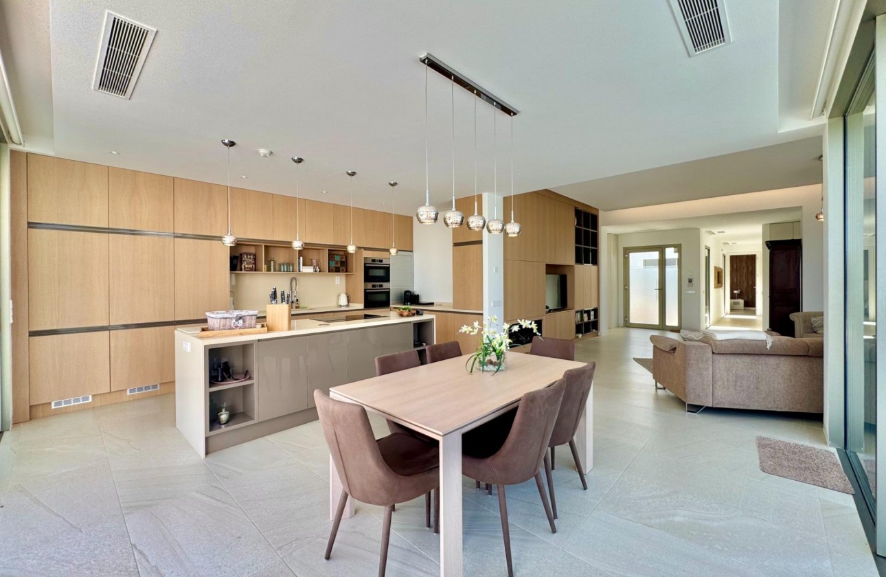 Odsprzedaż - Detached Villa - Orihuela - Las Colinas Golf