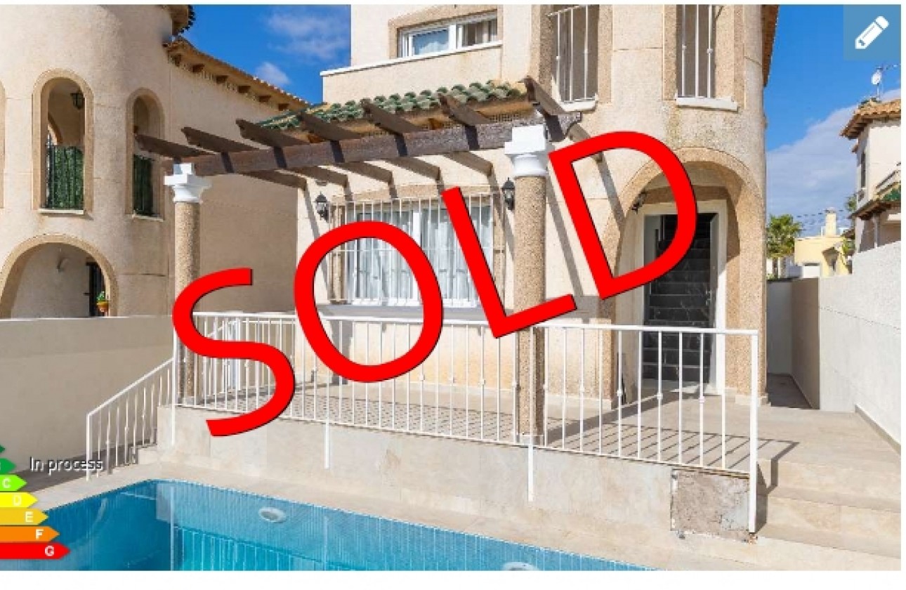 Odsprzedaż - Detached Villa - Orihuela - Orihuela Costa