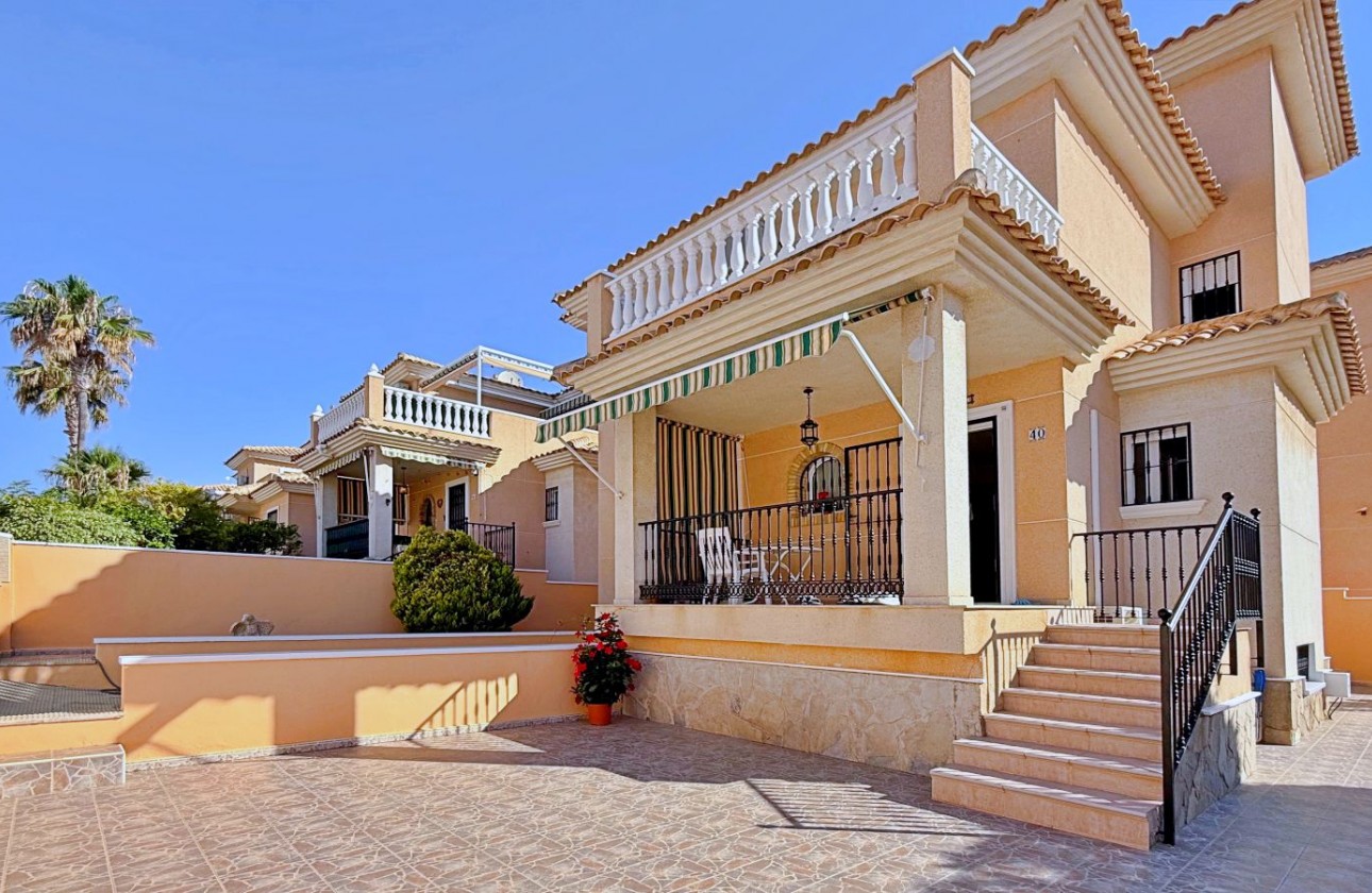 Odsprzedaż - Detached Villa - Orihuela - Orihuela Costa