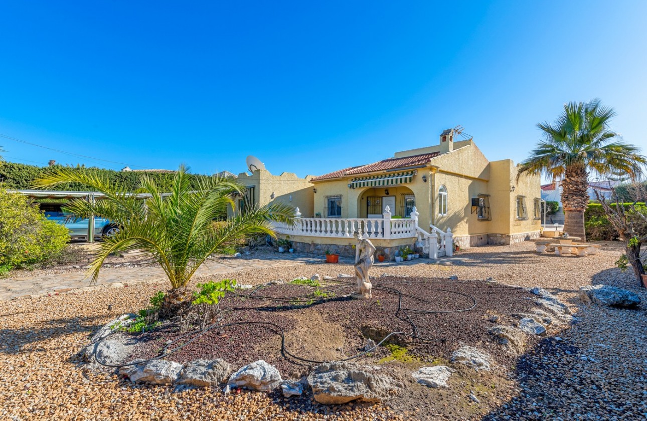Odsprzedaż - Detached Villa - Torrevieja - La Siesta - El Salado -  Torreta