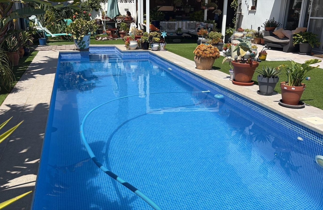 Odsprzedaż - Detached Villa - Torrevieja - La Siesta - El Salado -  Torreta