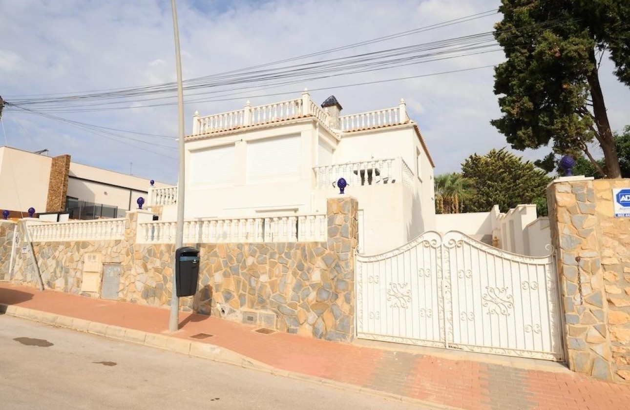 Odsprzedaż - Detached Villa - Torrevieja - Los Balcones - Los Altos del Edén