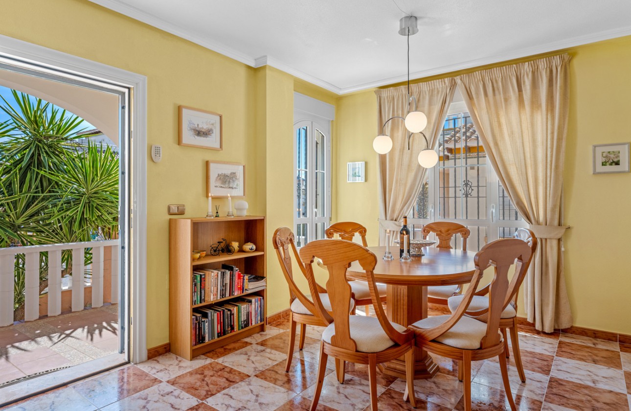 Odsprzedaż - Kamienica - Orihuela Costa - Lomas de Cabo Roig