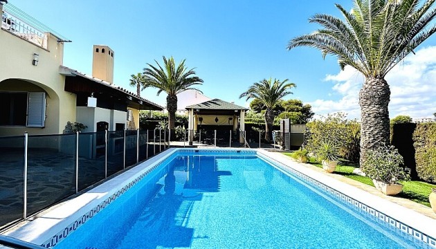 отдельная вилла - Перепродажа - Orihuela Costa - Cabo Roig