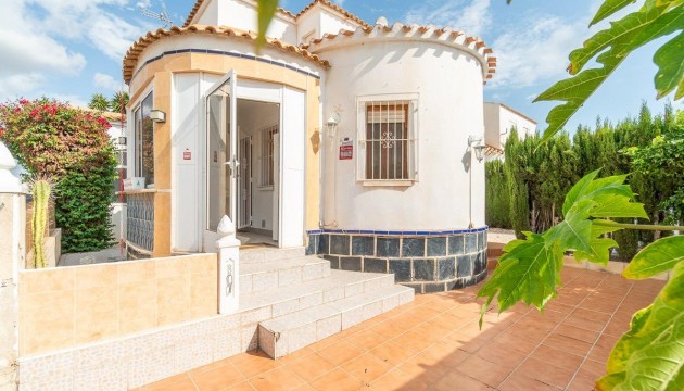 отдельная вилла - Перепродажа - Orihuela Costa - La Florida