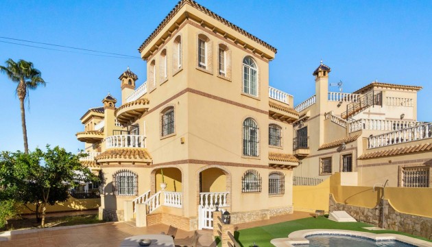 отдельная вилла - Перепродажа - Orihuela Costa - La Florida