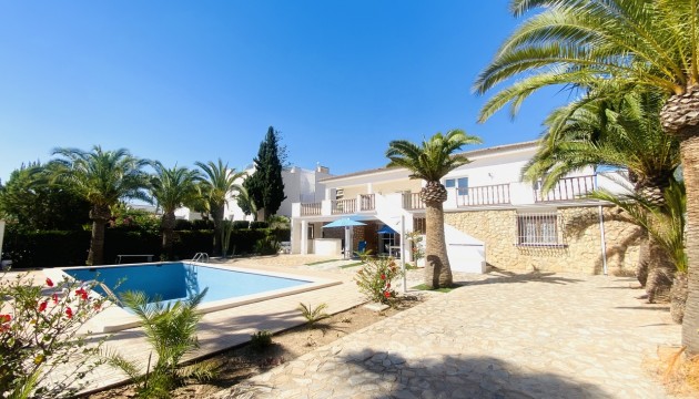 отдельная вилла - Перепродажа - Orihuela Costa - La Zenia