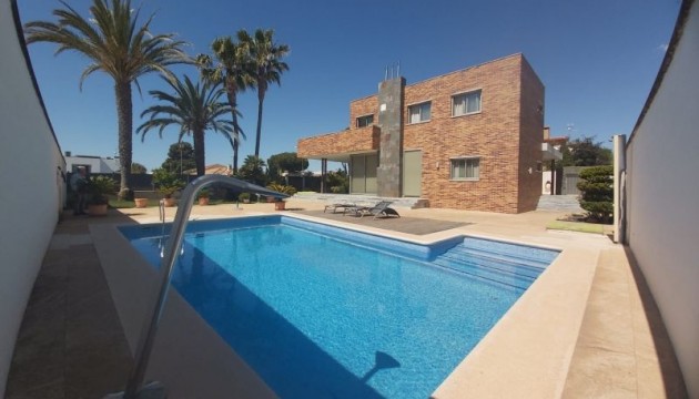 отдельная вилла - Перепродажа - Orihuela Costa - Orihuela Costa