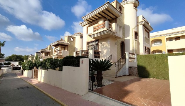 отдельная вилла - Перепродажа - Orihuela Costa - Villamartín