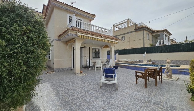 отдельная вилла - Перепродажа - Orihuela Costa - Villamartín