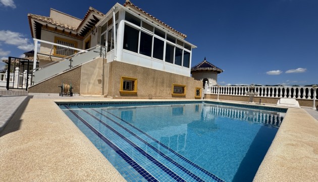 отдельная вилла - Перепродажа - Orihuela Costa - Villamartín