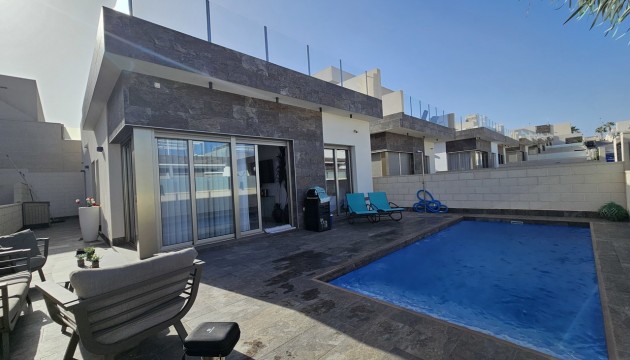 отдельная вилла - Перепродажа - Orihuela Costa - Villamartín