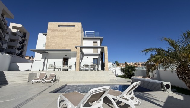 отдельная вилла - Перепродажа - Orihuela Costa - Villamartín