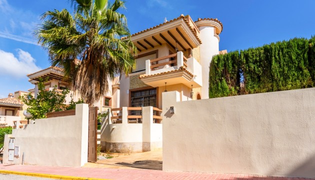 отдельная вилла - Перепродажа - Orihuela Costa - Villamartín