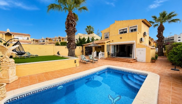 отдельная вилла - Перепродажа - Orihuela Costa - Villamartín