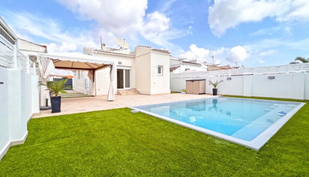 отдельная вилла - Перепродажа - Torrevieja - San Luis