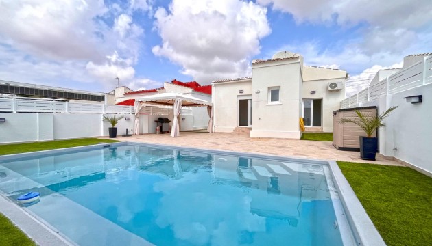 отдельная вилла - Перепродажа - Torrevieja - San Luis