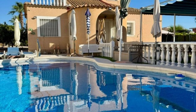 отдельная вилла - Перепродажа - Torrevieja - Torrevieja