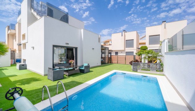 отдельная вилла - Перепродажа - Torrevieja - Torrevieja