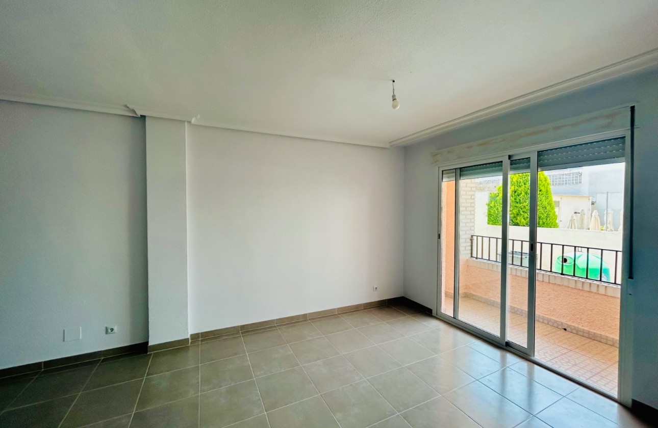 Перепродажа - Квартира - Daya Nueva