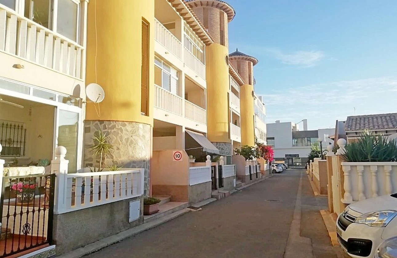 Перепродажа - Квартира - Orihuela Costa - Cabo Roig