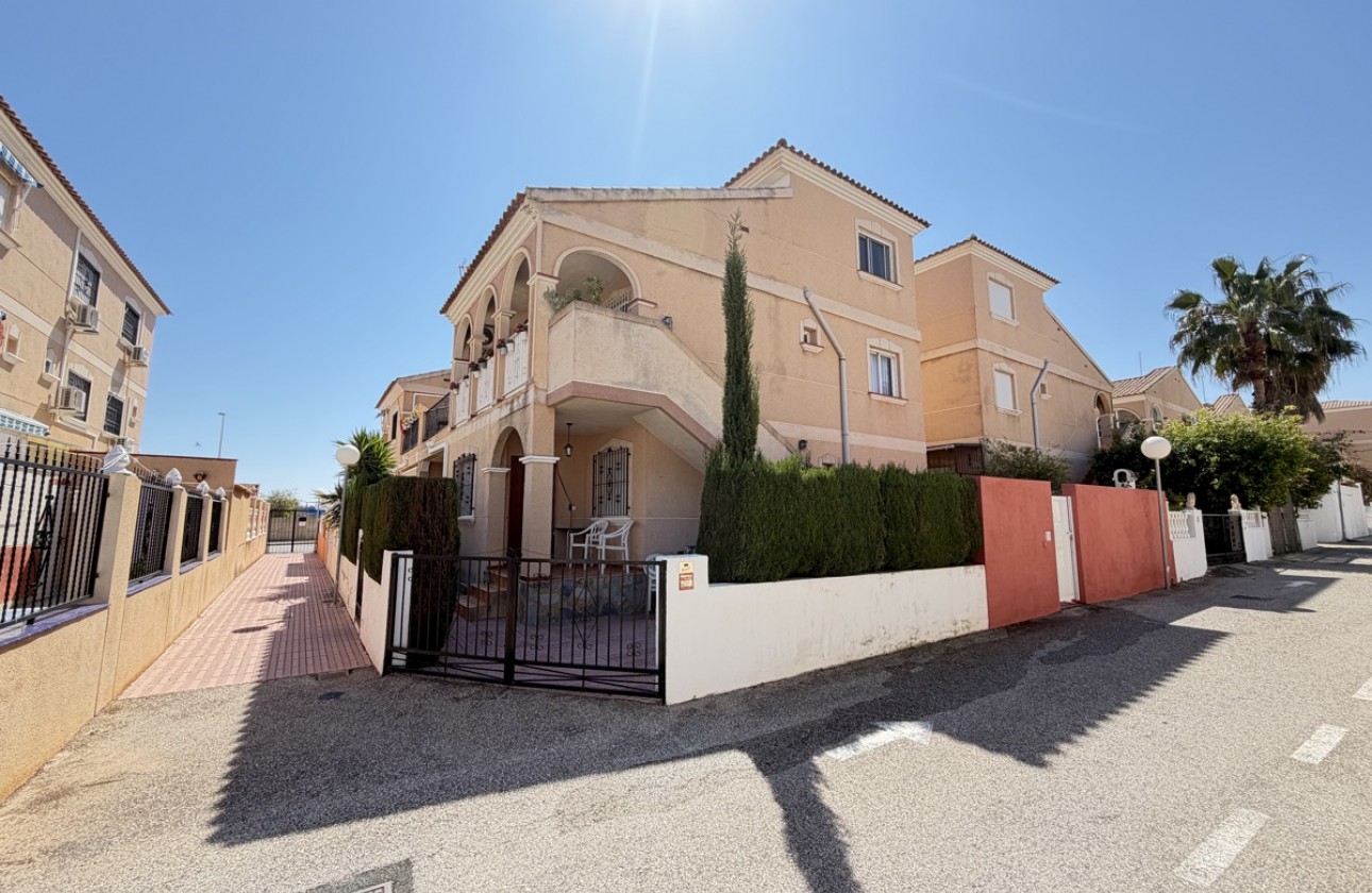 Перепродажа - Квартира - Orihuela Costa - La Zenia