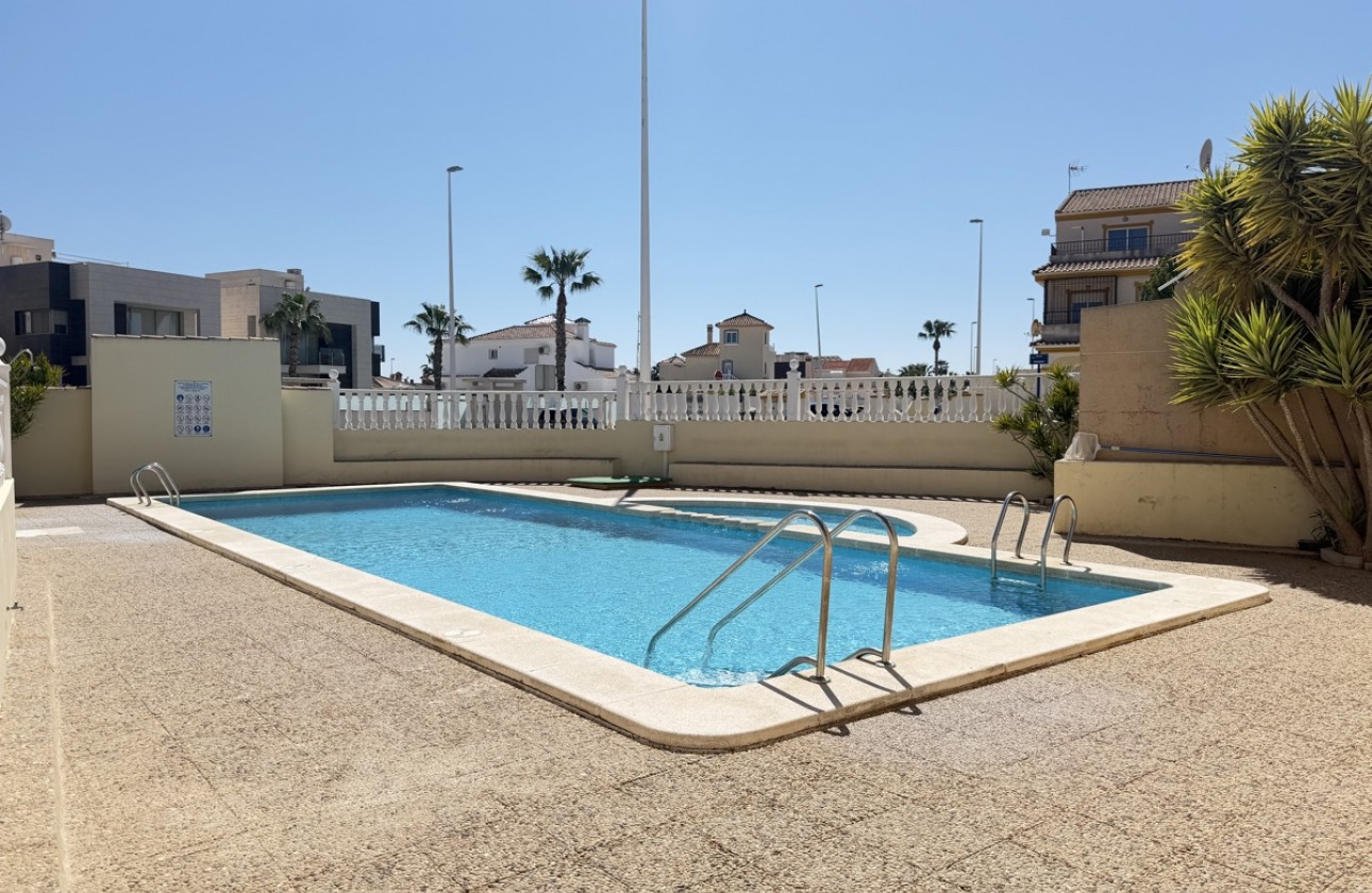 Перепродажа - Квартира - Orihuela Costa - La Zenia