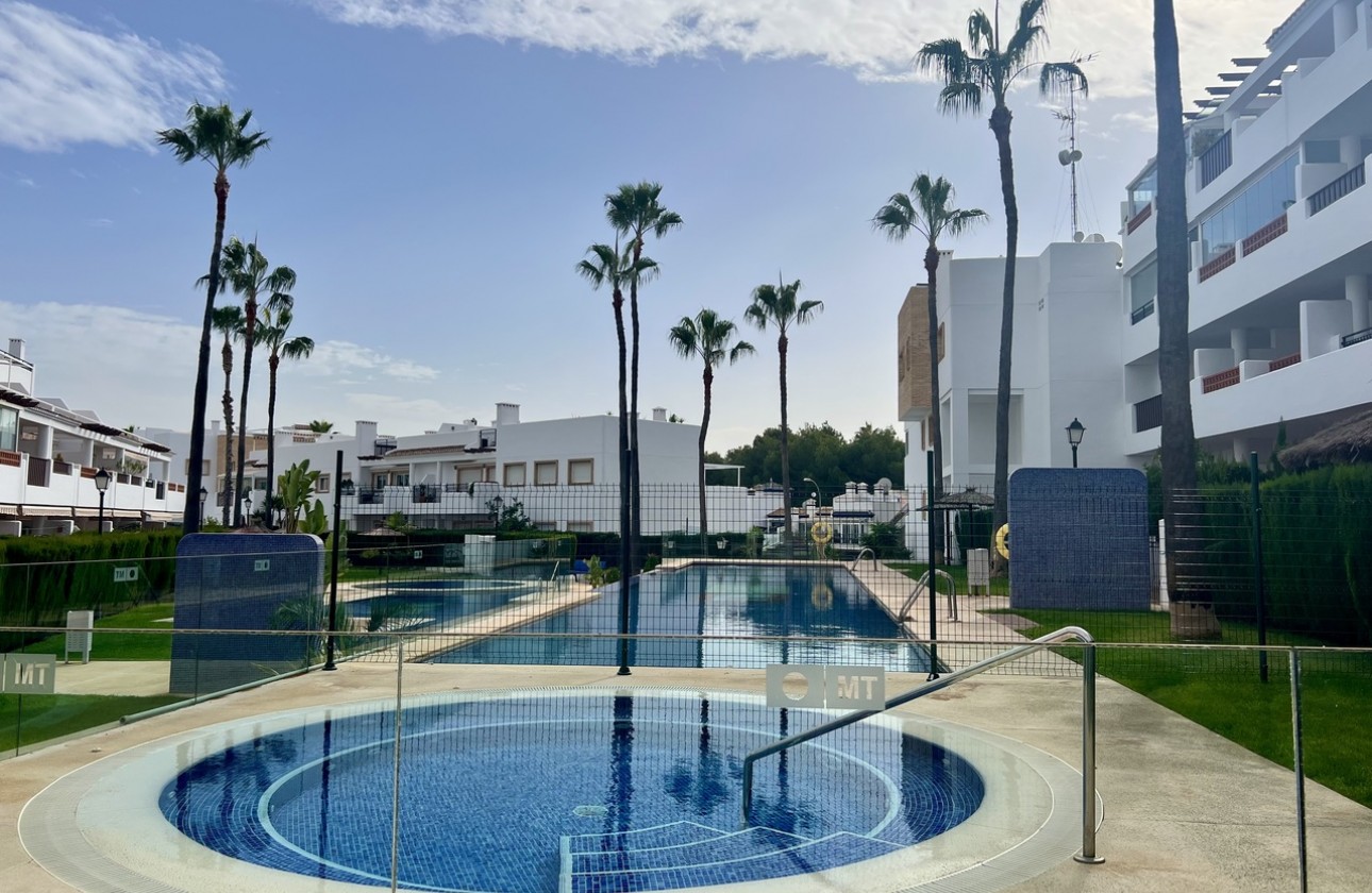 Перепродажа - Квартира - Orihuela Costa - Villamartín