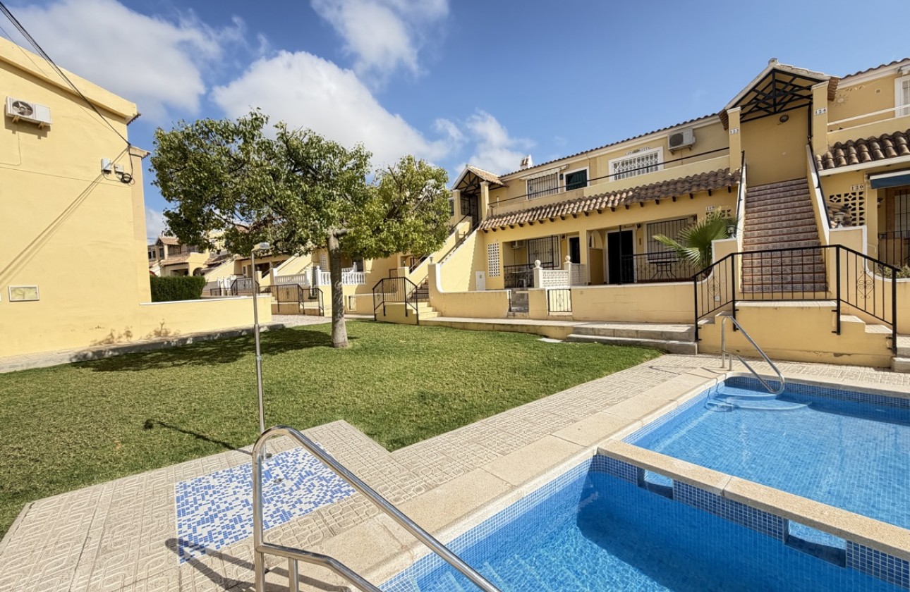 Перепродажа - Квартира - Orihuela Costa - Villamartín