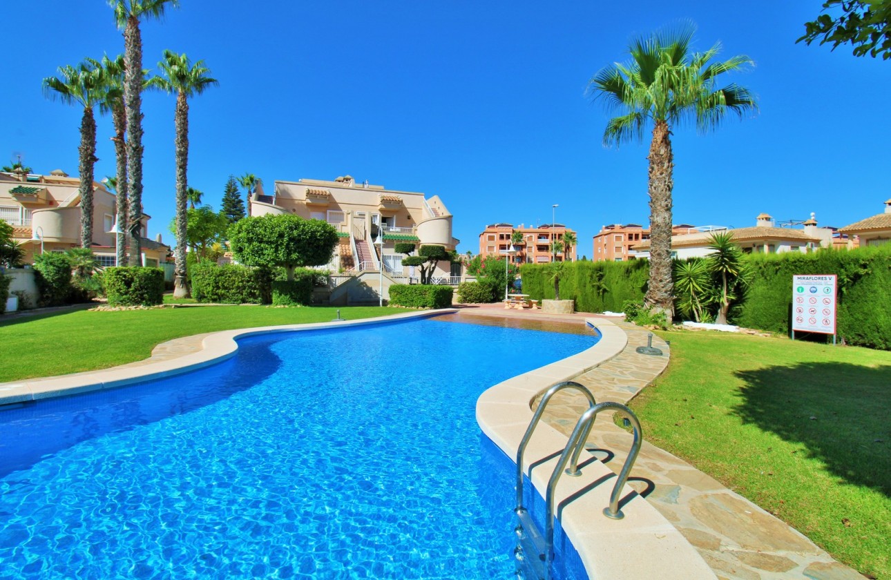 Перепродажа - Квартира - Orihuela Costa - Villamartín