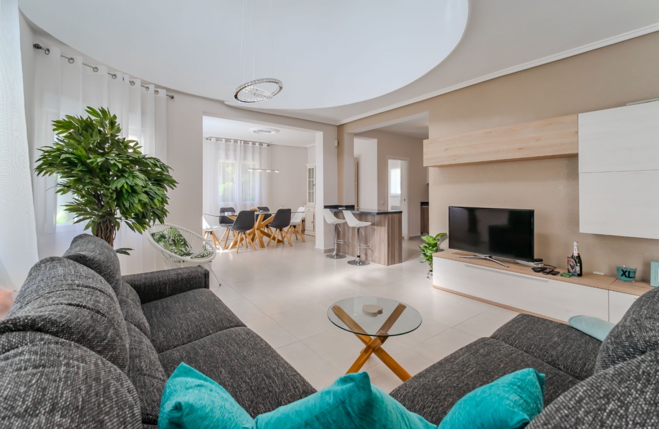Перепродажа - отдельная вилла - Ciudad Quesada