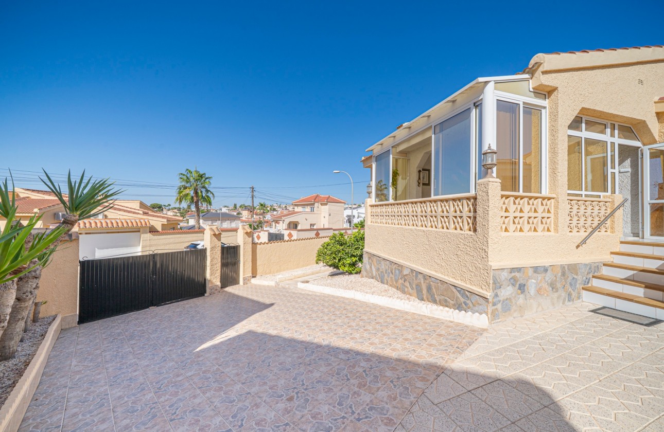 Перепродажа - отдельная вилла - Ciudad Quesada