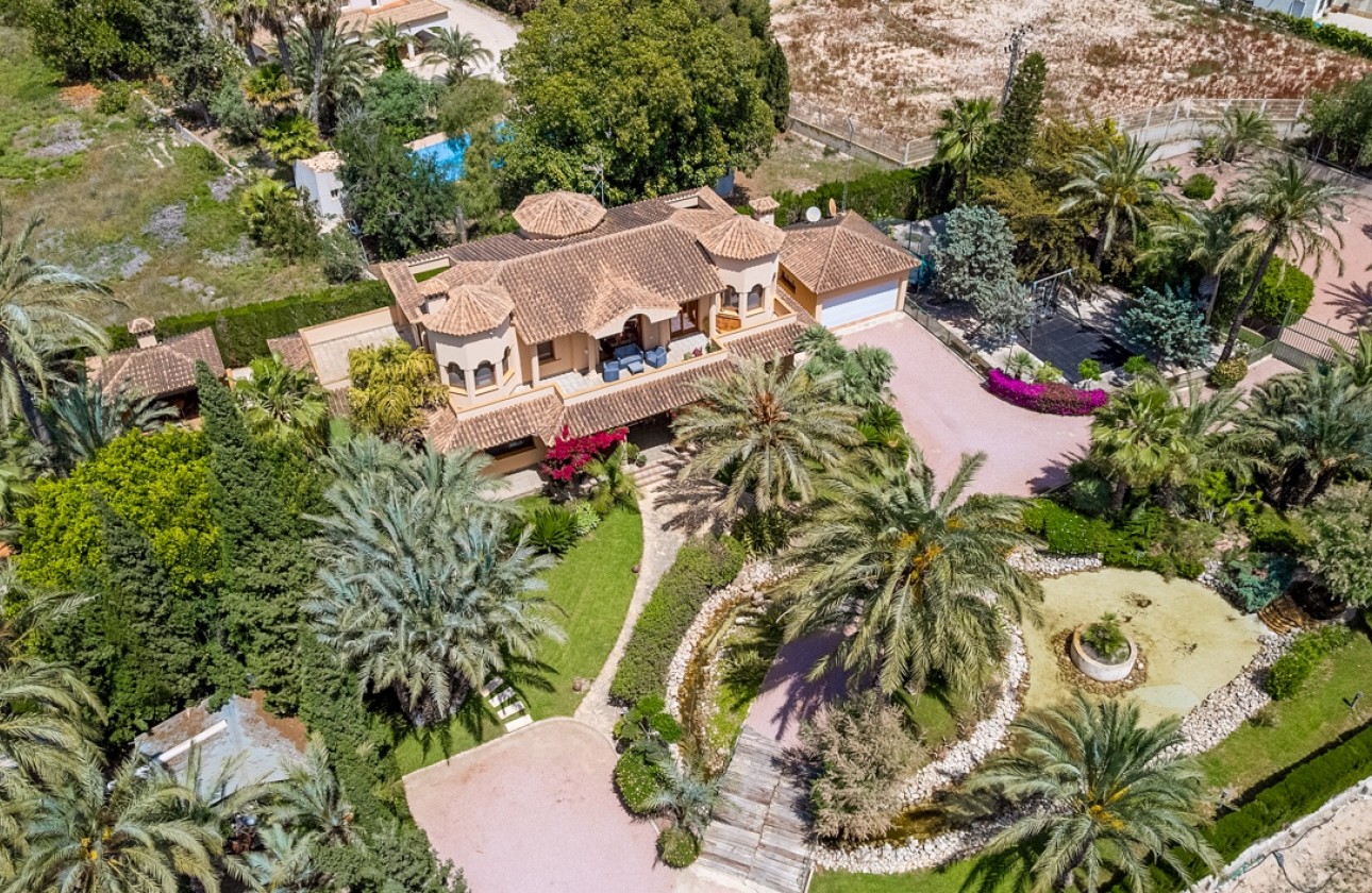 Перепродажа - отдельная вилла - Elche