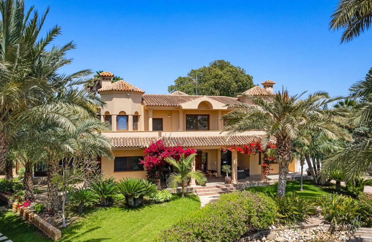 Перепродажа - отдельная вилла - Elche