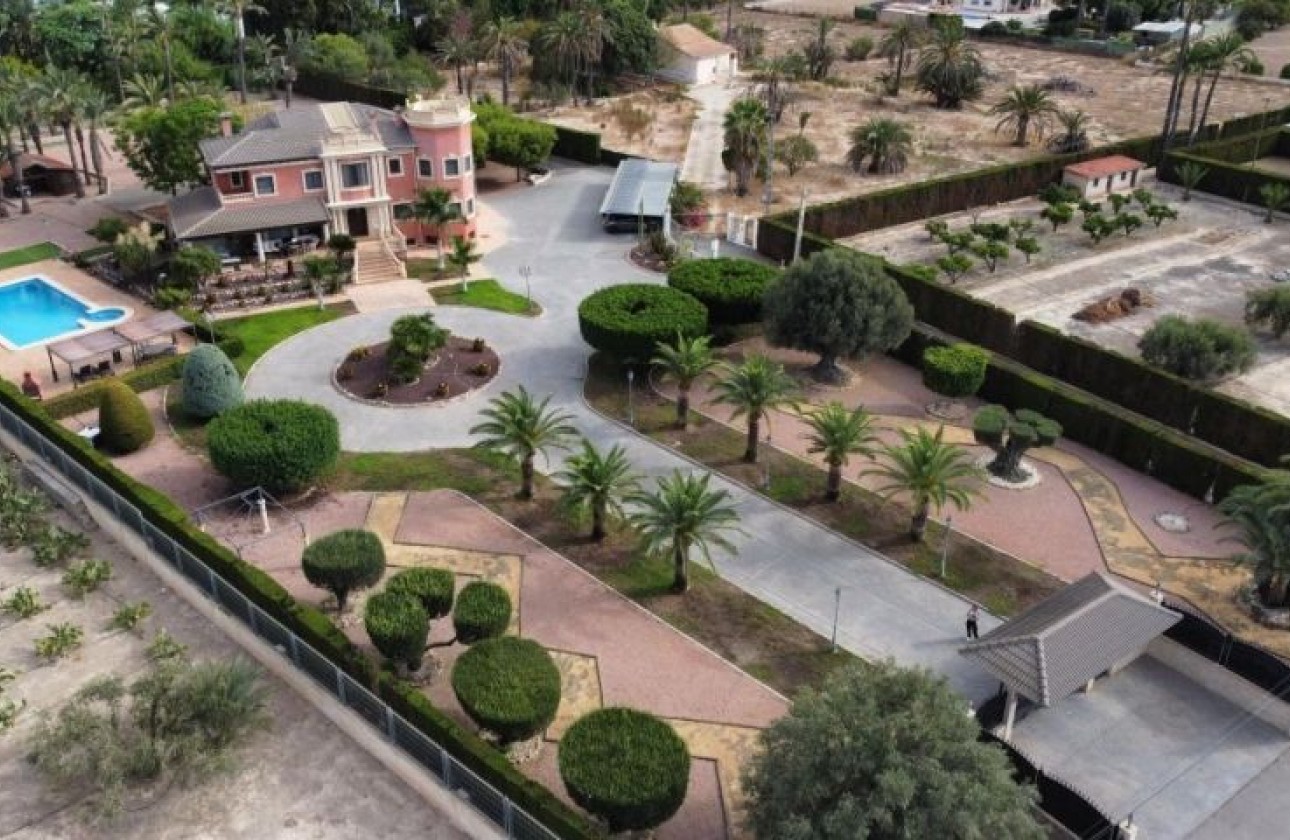 Перепродажа - отдельная вилла - Elche