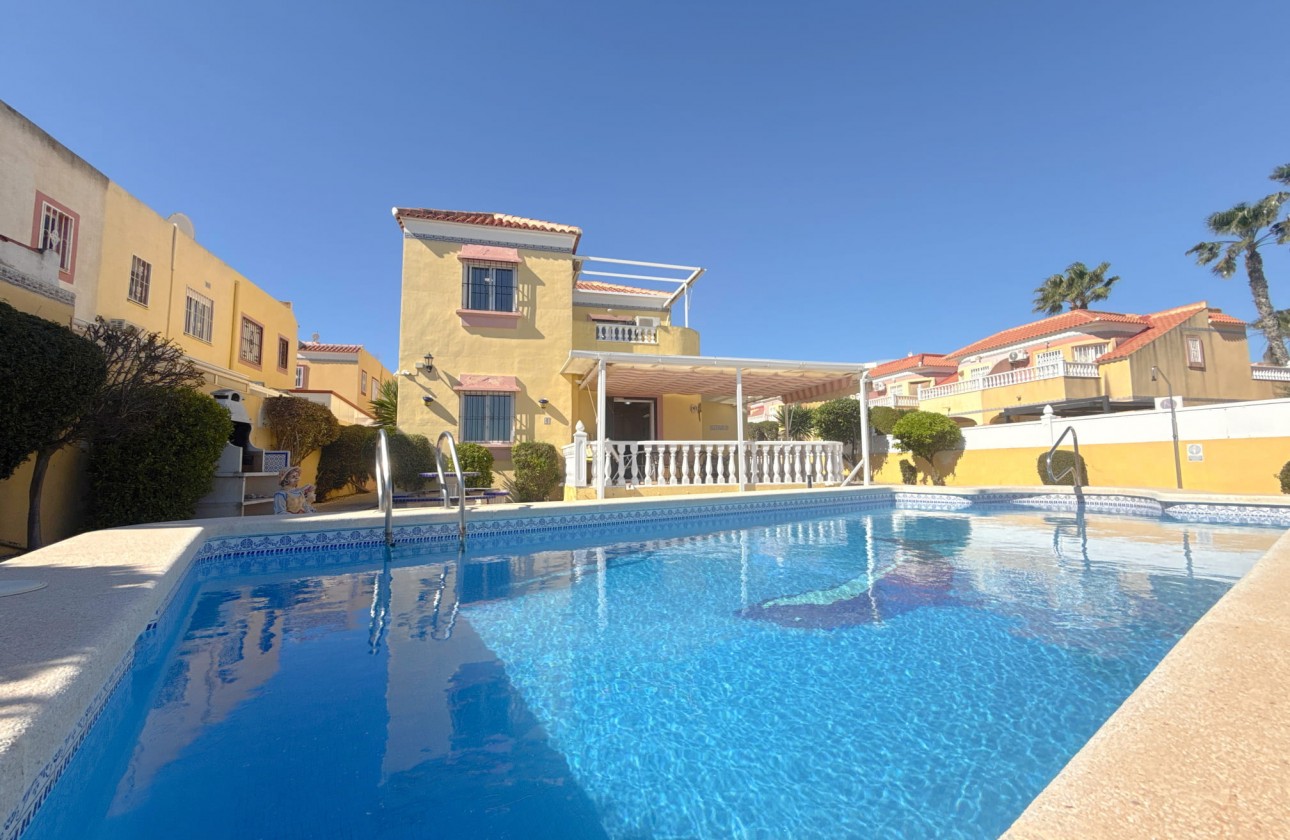 Перепродажа - отдельная вилла - Orihuela Costa - Cabo Roig