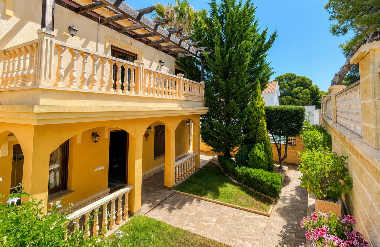 Перепродажа - отдельная вилла - Orihuela Costa - La Zenia
