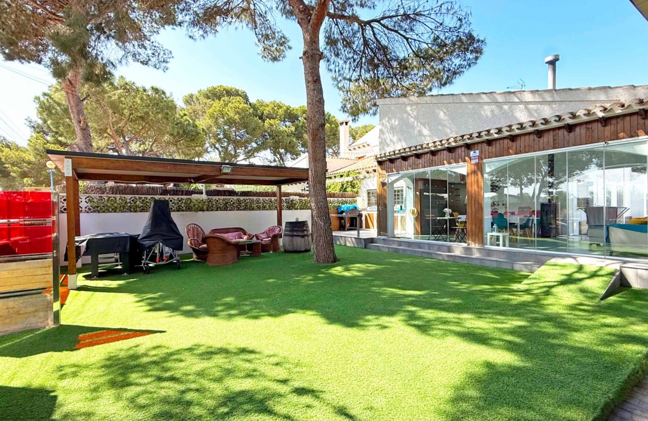 Перепродажа - отдельная вилла - Orihuela Costa - Punta Prima