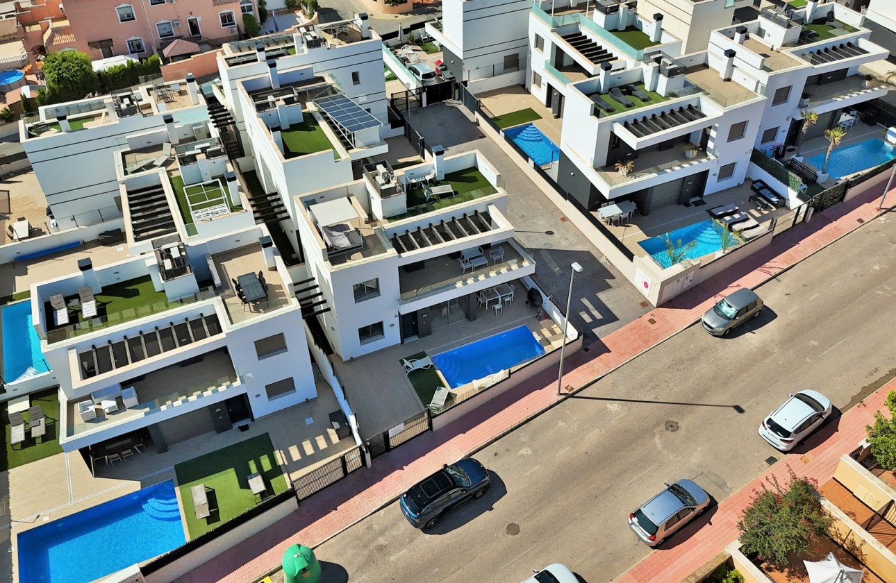 Перепродажа - отдельная вилла - Orihuela Costa - Villamartín