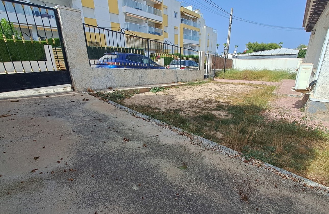 Перепродажа - отдельная вилла - Orihuela Costa - Villamartín