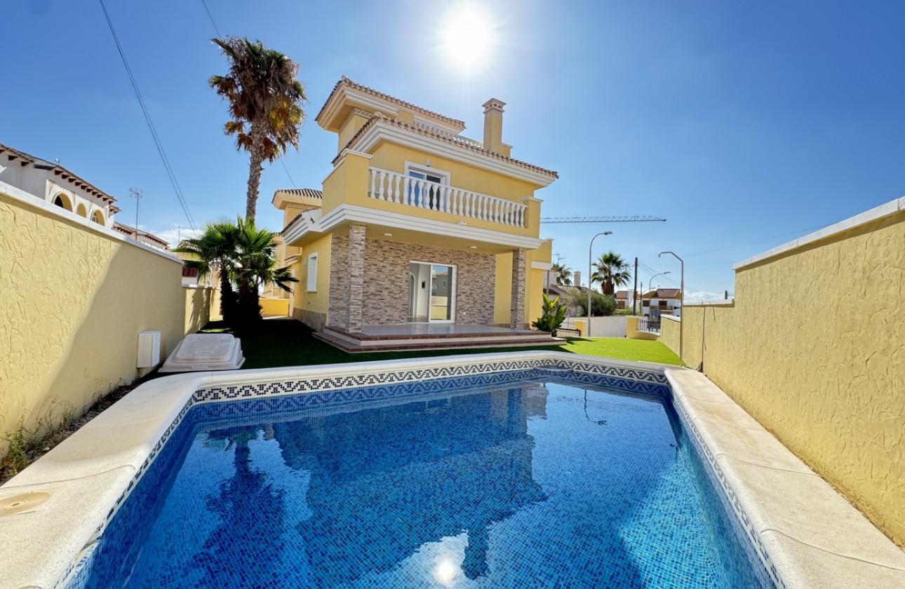 Перепродажа - отдельная вилла - Orihuela Costa - Villamartín