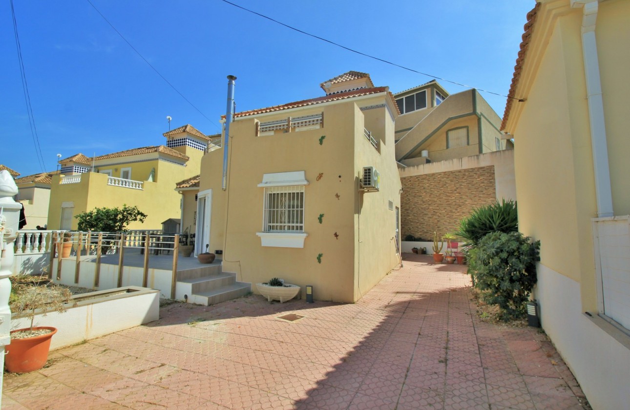 Перепродажа - отдельная вилла - Orihuela Costa - Villamartín