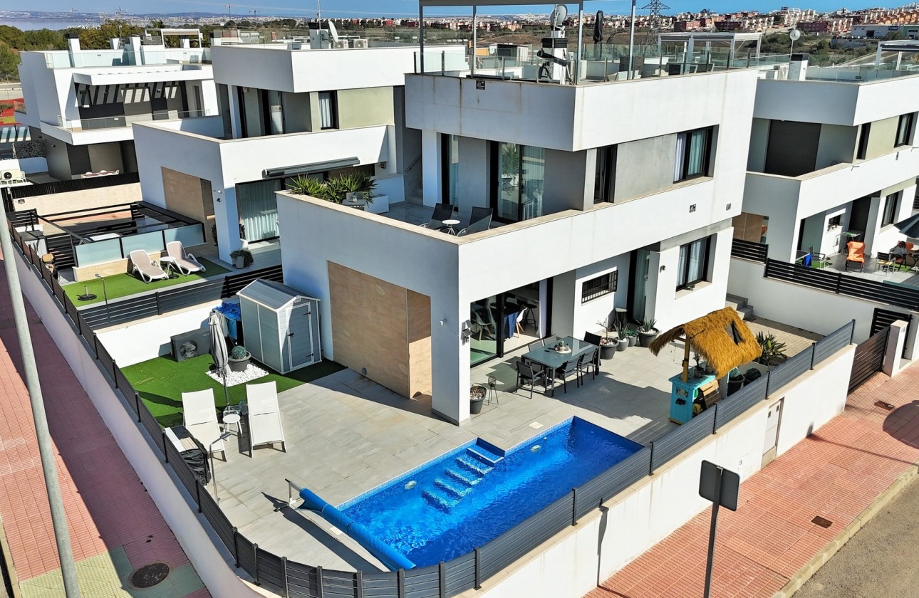 Перепродажа - отдельная вилла - Orihuela Costa - Villamartín