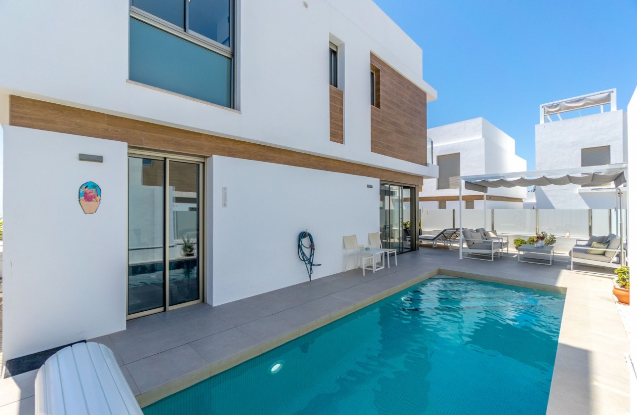 Перепродажа - отдельная вилла - Orihuela Costa - Villamartín