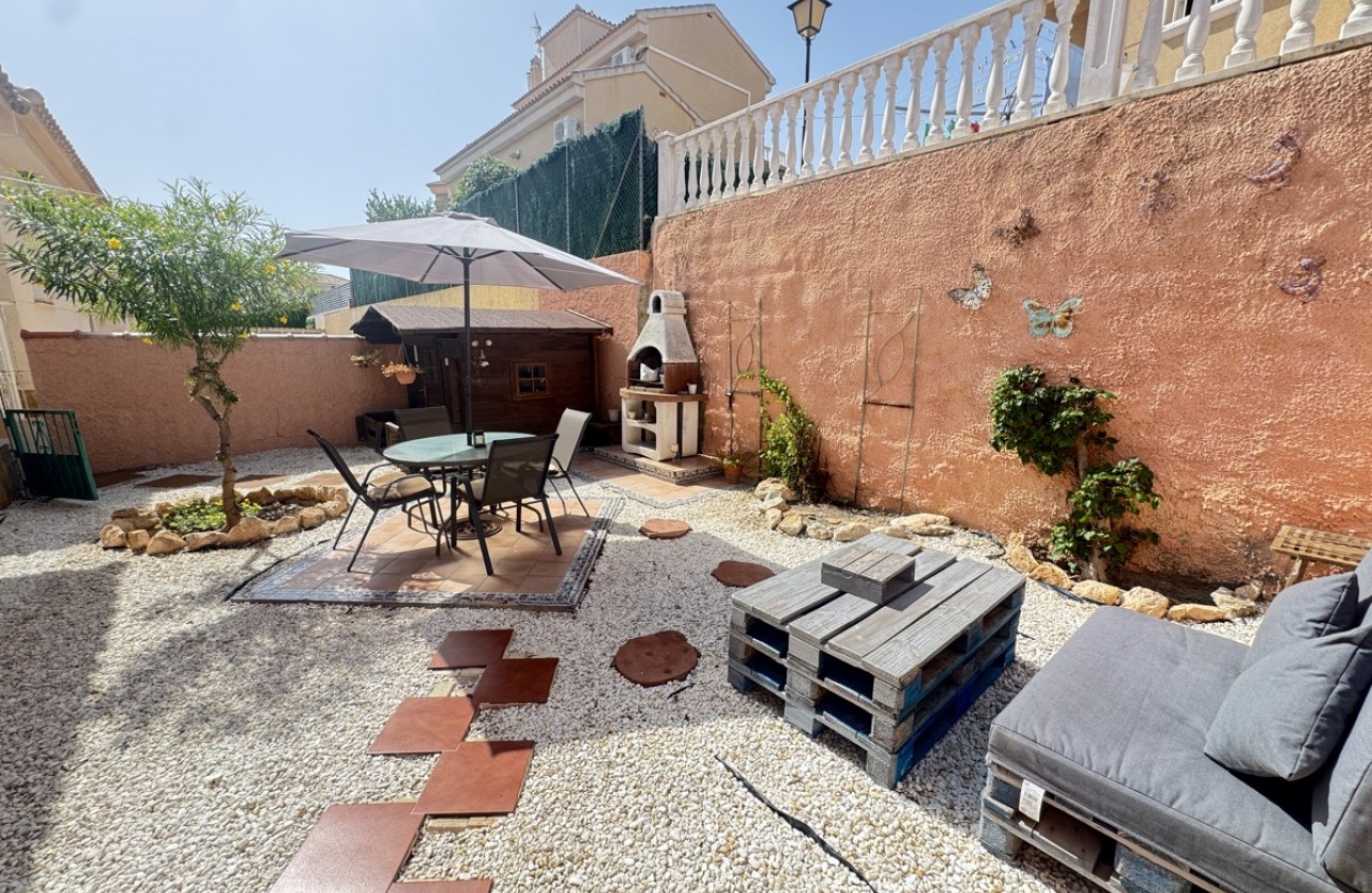 Перепродажа - отдельная вилла - Orihuela Costa - Villamartín