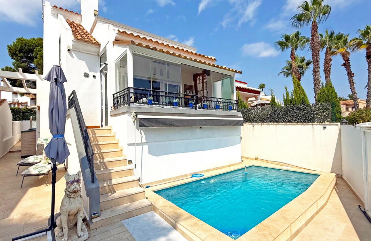 Перепродажа - отдельная вилла - Orihuela Costa - Villamartín